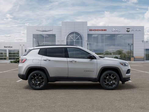 New 2026 Jeep Compass Latitude image 21