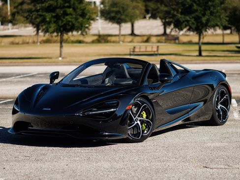 Used 2024 McLaren 750S Spider Ceramic Brakes Front Li image 3