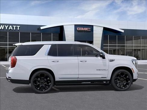 New 2026 GMC Yukon Denali w/ Denali Reserve Package AWD/4WD image 6