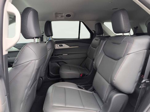 New 2025 Ford Explorer Active w/ Active Comfort Package image 19