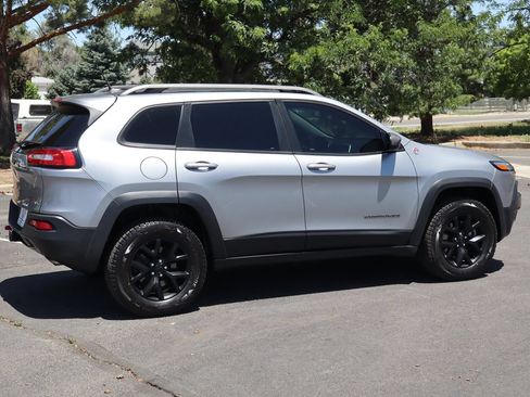 Used 2015 Jeep Cherokee Trailhawk w/ Trailer Tow Group AWD/4WD image 4