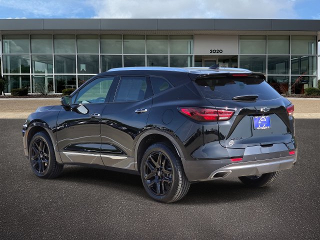 Used 2023 Chevrolet Blazer Premier w/ Enhanced Convenience Package FWD image 4