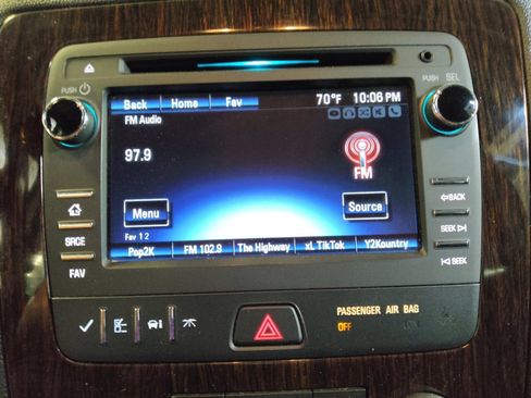 Used 2017 Chevrolet Traverse LT FWD image 25