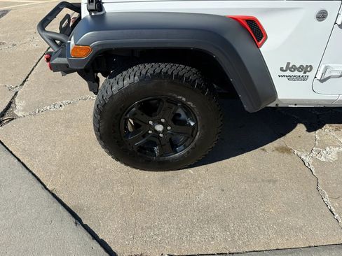 Used 2019 Jeep Wrangler Unlimited Sport S image 41