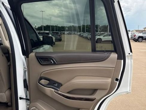 Used 2018 GMC Yukon SLT w/ Premium Edition AWD/4WD image 14