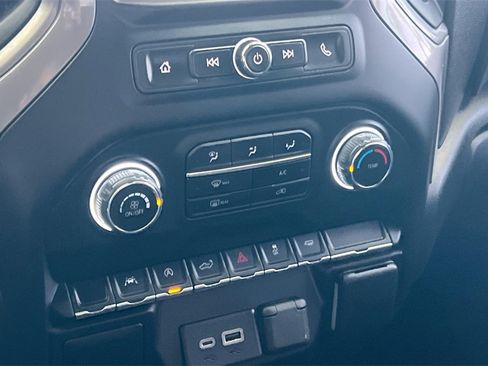 Used 2024 Chevrolet Silverado 1500 Custom image 23