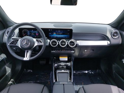 Certified 2025 Mercedes-Benz GLB 250 GLB 250 image 9