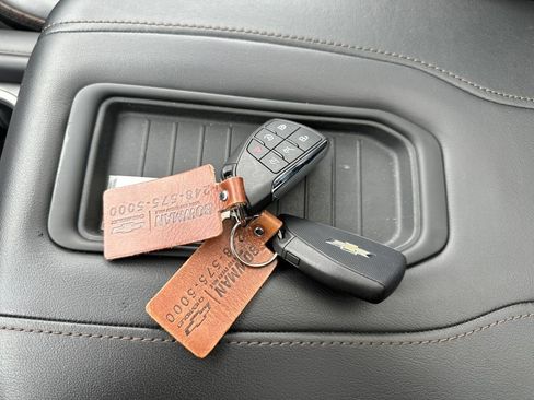 Certified 2023 Chevrolet Suburban High Country w/ Premium Package 2 image 35