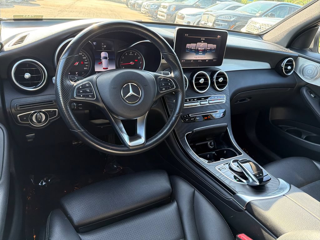 Used 2019 Mercedes-Benz GLC 300 4MATIC w/ Multimedia Package image 22