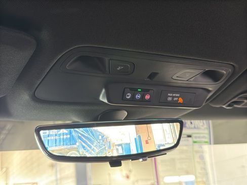 Used 2019 Chevrolet Camaro SS image 32