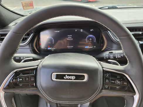 Used 2023 Jeep Grand Cherokee L Overland image 25