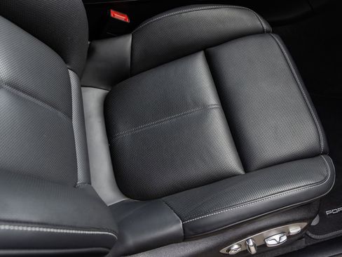 Certified 2024 Porsche Macan GTS AWD/4WD image 44