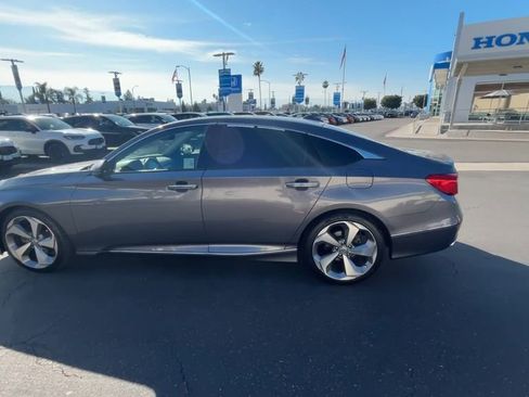Used 2018 Honda Accord Touring image 6