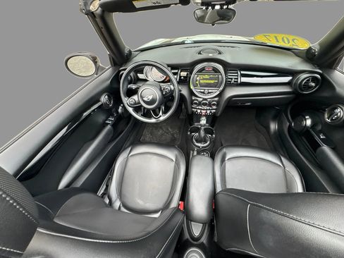 Used 2017 MINI Cooper Convertible image 21