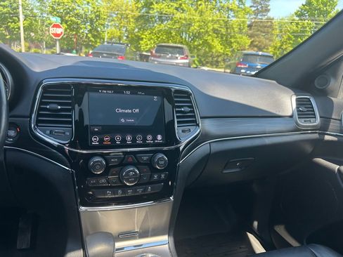 Used 2021 Jeep Grand Cherokee Limited image 36