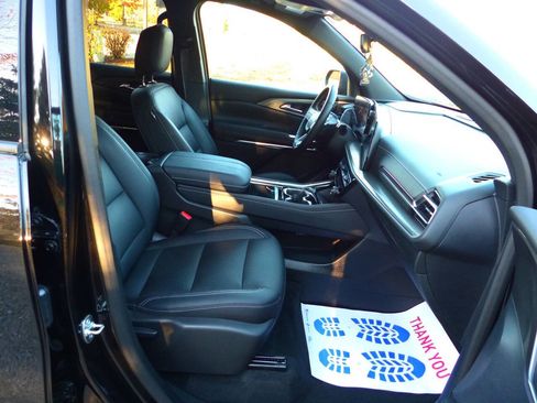 Used 2024 Chevrolet Traverse LT w/ Midnight/Sport Edition image 47