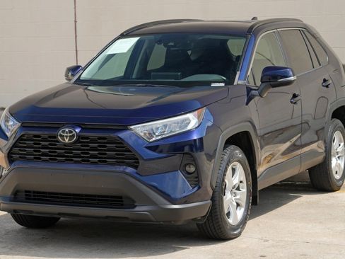 Used 2021 Toyota RAV4 XLE w/ Convenience Package FWD image 44