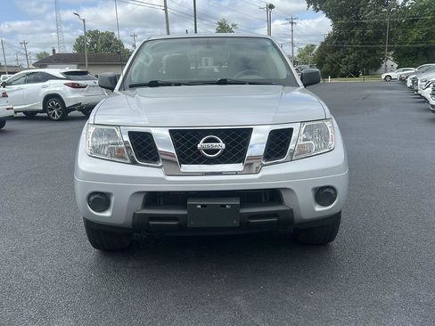 Used 2019 Nissan Frontier SV AWD/4WD image 2