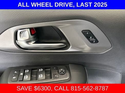 New 2025 Chrysler Pacifica Select image 4