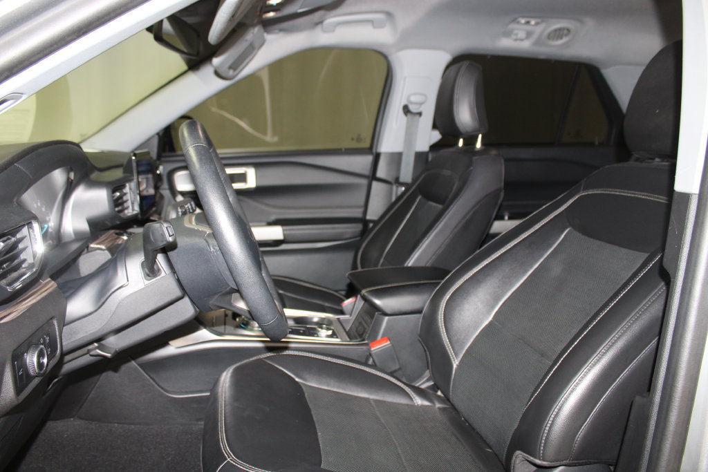 Used 2024 Ford Explorer Limited AWD/4WD image 23