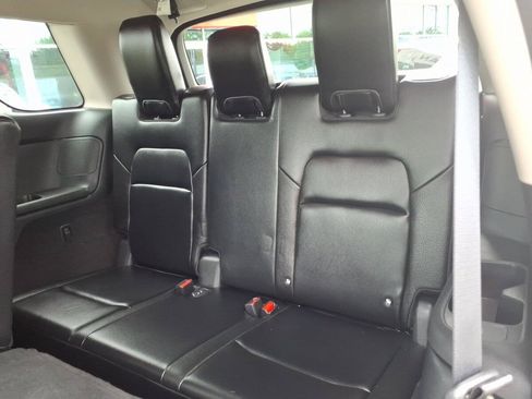 Used 2024 Nissan Pathfinder SL AWD/4WD image 17