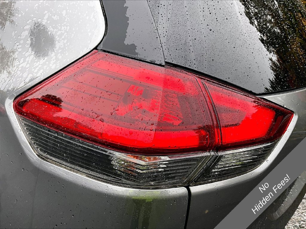 Used 2018 Nissan Rogue SV w/ Premium Package AWD/4WD image 22
