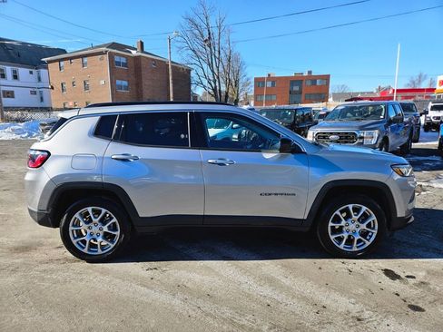 Used 2022 Jeep Compass Latitude image 6