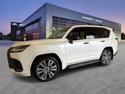 Used 2023 Lexus LX 600 4WD w/ Luxury Package