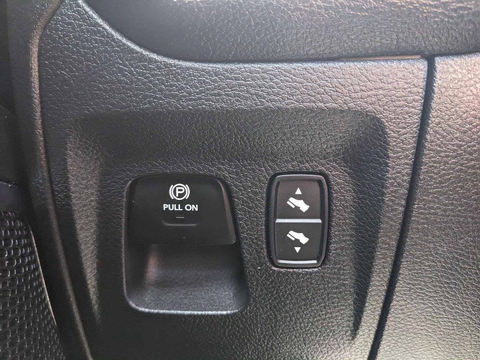 Used 2025 RAM 1500 Laramie AWD/4WD image 55