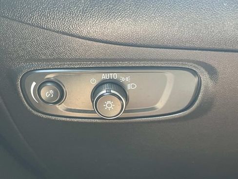 Used 2023 Chevrolet Equinox LT FWD image 25