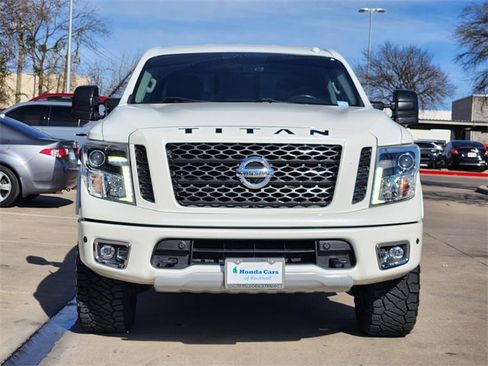 Used 2018 Nissan Titan PRO-4X w/ Pro-4x Convenience Package image 6