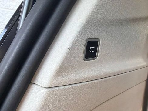Used 2020 Chrysler Pacifica Touring-L Plus FWD image 16