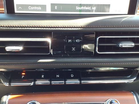 Used 2023 Lincoln Aviator Reserve w/ Equipment Group 201A image 18