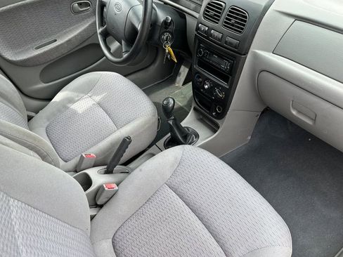 Used 2002 Kia Rio Cinco FWD image 15