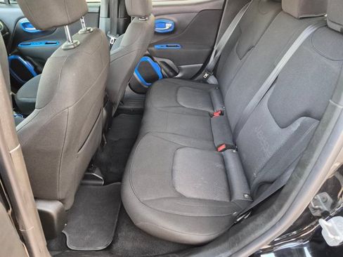 Used 2017 Jeep Renegade Latitude AWD/4WD image 17