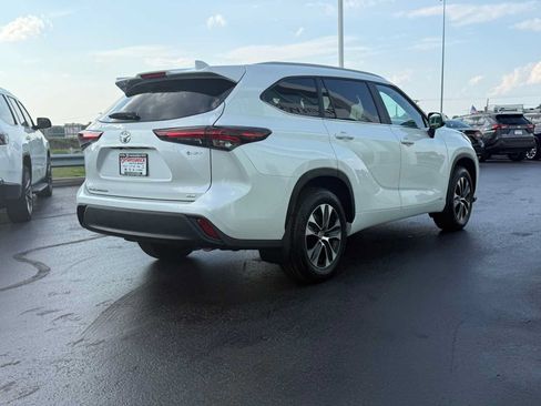 Used 2026 Toyota Highlander XLE AWD/4WD image 4