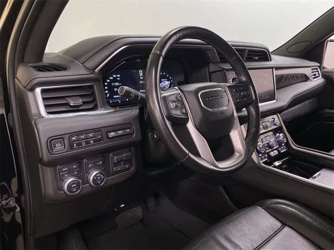 Used 2022 GMC Yukon XL Denali image 2
