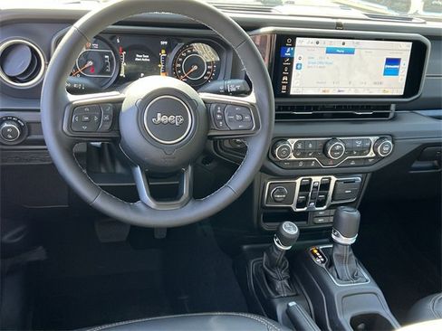 New 2025 Jeep Gladiator Sport image 17