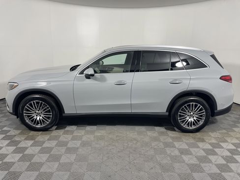 New 2026 Mercedes-Benz GLC 300 image 2