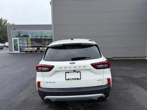 Used 2023 Ford Escape Active w/ Tech Pack #2 AWD/4WD image 2