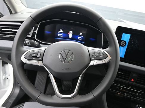 New 2026 Volkswagen Jetta SE image 7