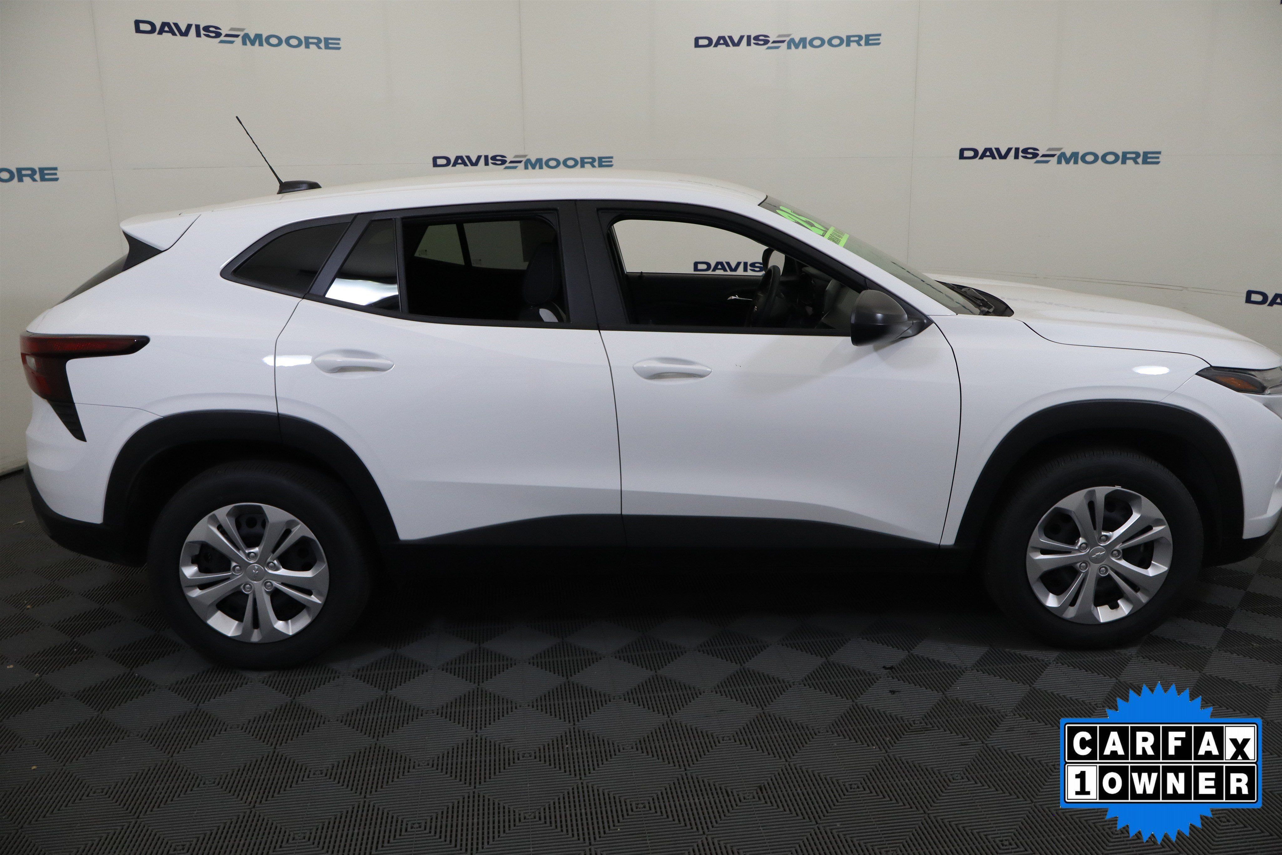 Used 2026 Chevrolet Trax LS FWD image 5