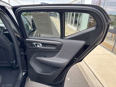 Certified 2025 Volvo XC40 B5 Plus AWD/4WD image 12