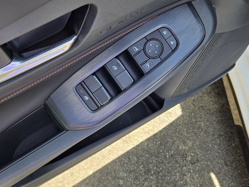 New 2026 Nissan Sentra SR w/ Floor Mat Package FWD image 17