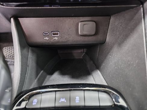 Used 2024 Buick Encore GX Sport Touring FWD image 21
