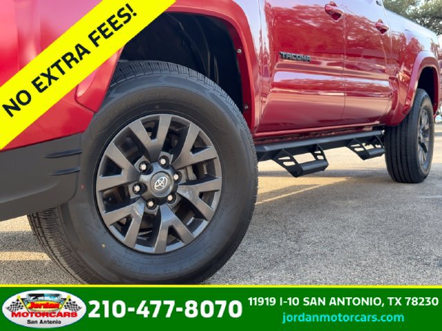 Used 2022 Toyota Tacoma SR5 RWD image 2