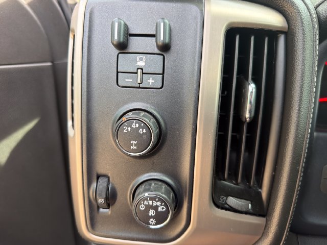 Used 2016 GMC Sierra 2500 Denali w/ Driver Alert Package AWD/4WD image 18