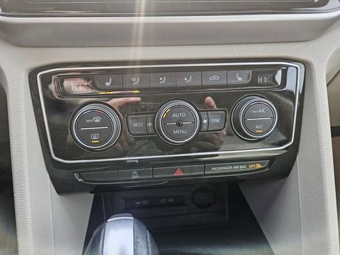 Used 2022 Volkswagen Atlas SE image 29