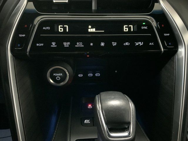Used 2024 Toyota Venza XLE AWD/4WD image 31