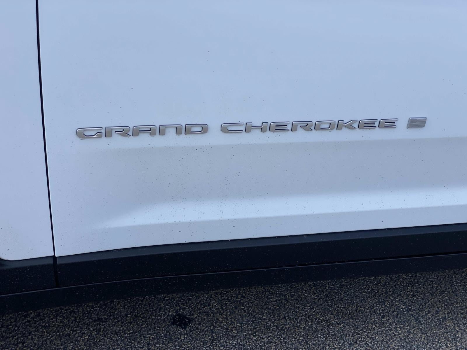 New 2027 Jeep Grand Cherokee Laredo X RWD image 8